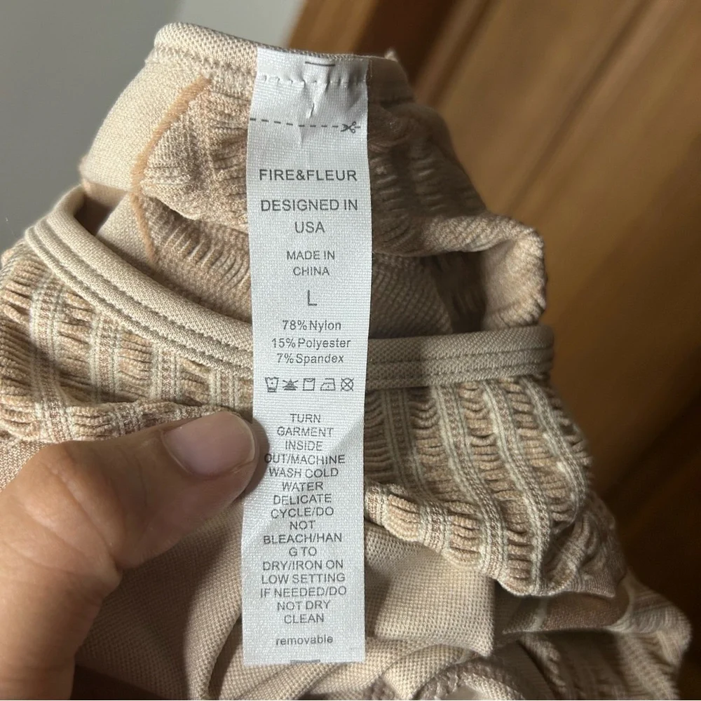 Women's cream long sleeve athletic top - Picture 4 of 4